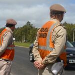 Varios heridos tras choque entre auto y camión